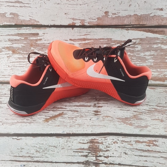 nike flywire orange